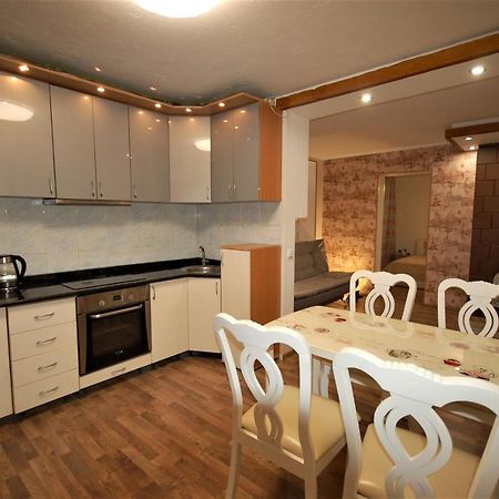 Ludvika Elegance Apartment لييبايا المظهر الخارجي الصورة