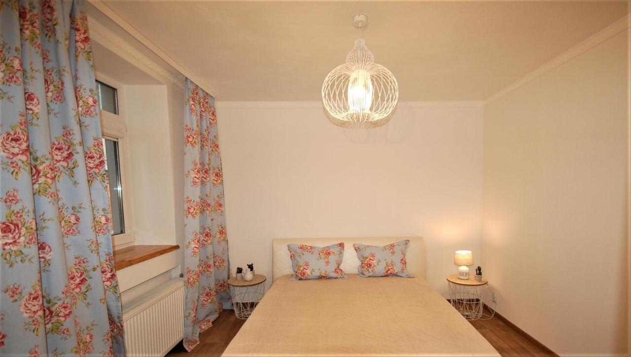 Ludvika Elegance Apartment لييبايا المظهر الخارجي الصورة