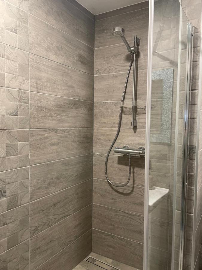 Ludvika Elegance Apartment لييبايا المظهر الخارجي الصورة